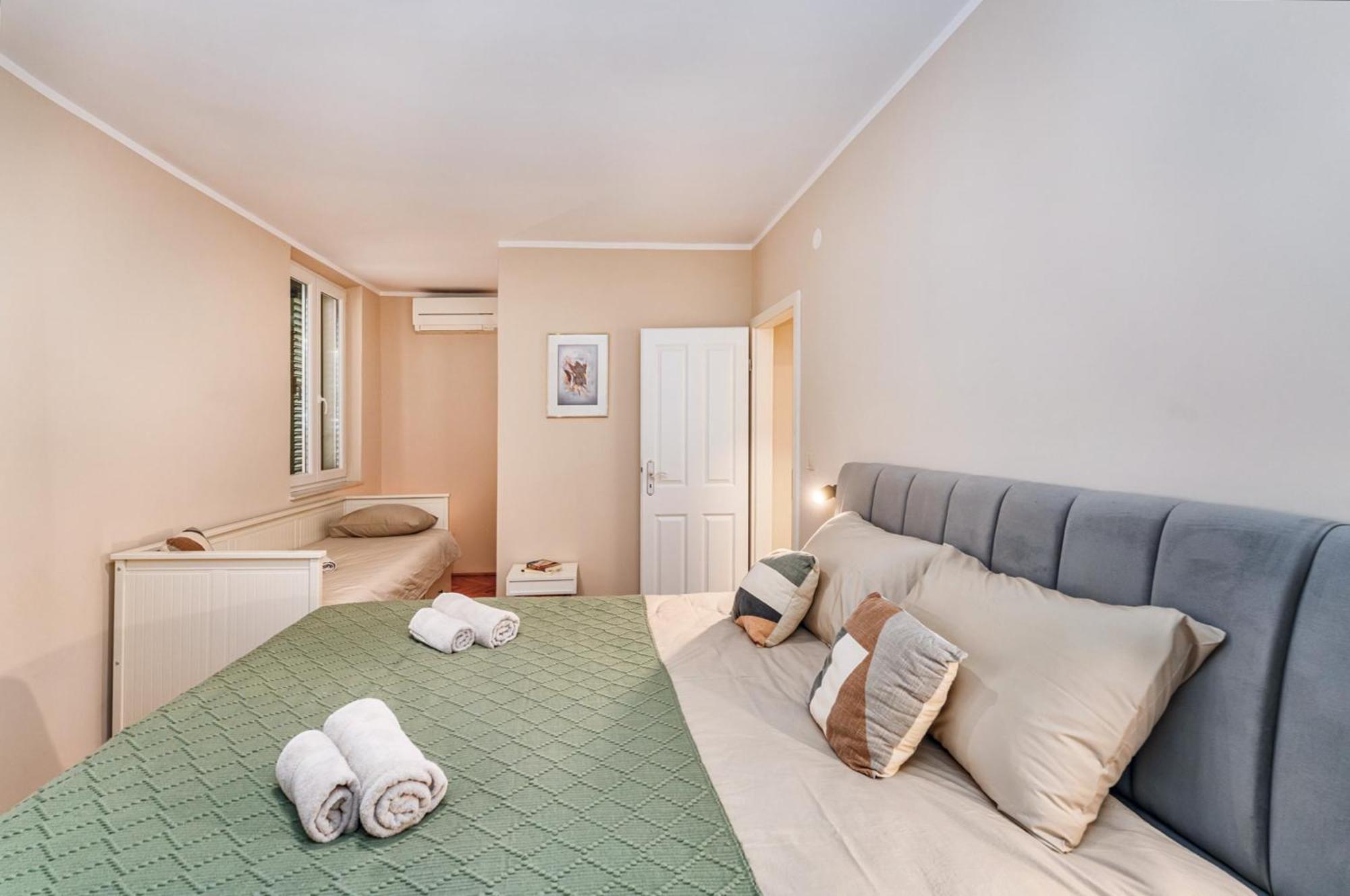 Samm Apartments Šibenik Exteriör bild